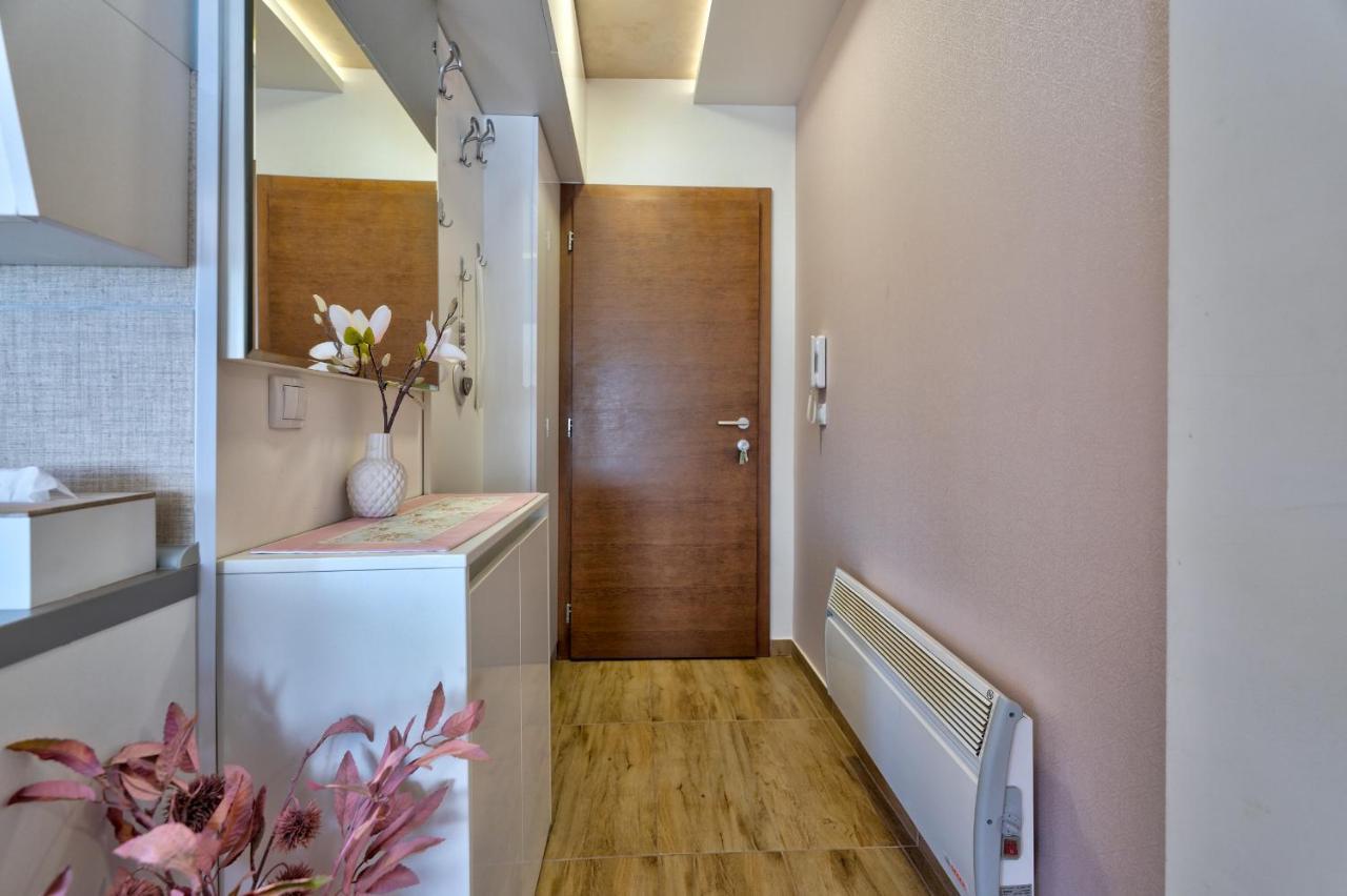 Tajena Daire *